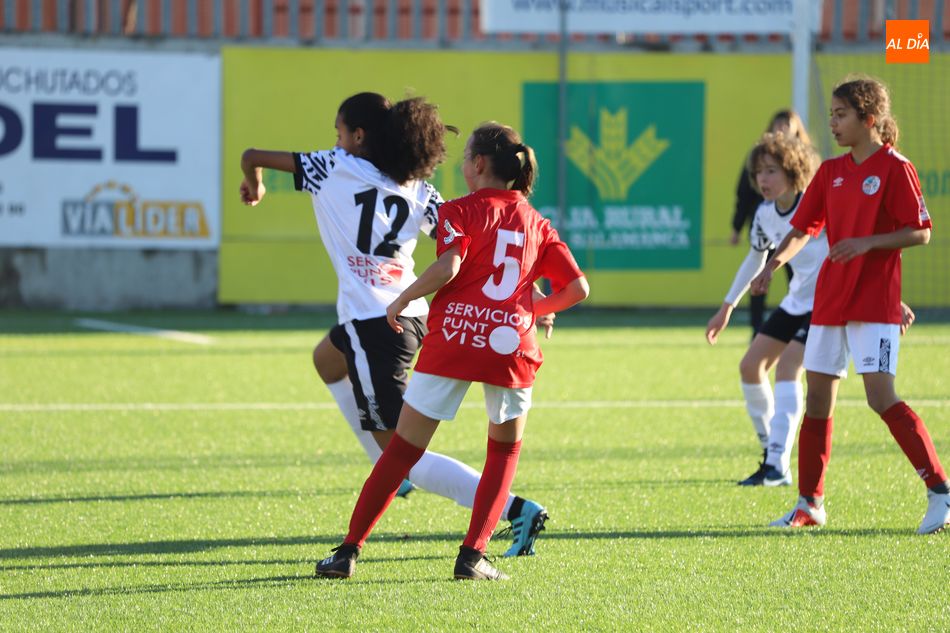Foto 5 - Éxito sin paliativos en el torneo solidario del Salamanca UDS Femenino