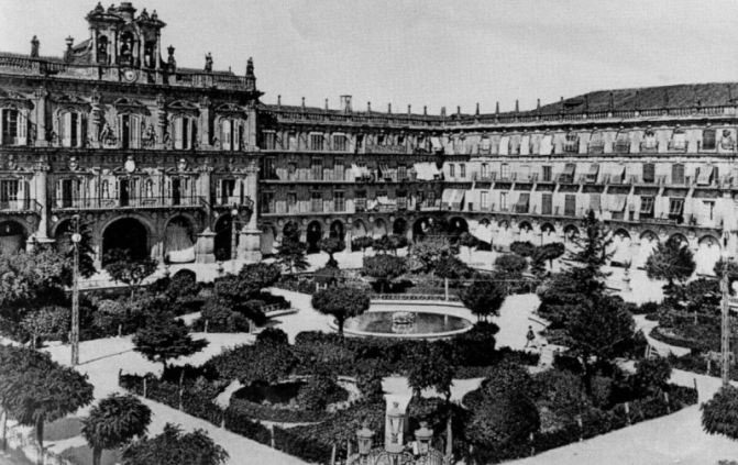Foto 2 - La Plaza Mayor y sus jardines a principios del XX