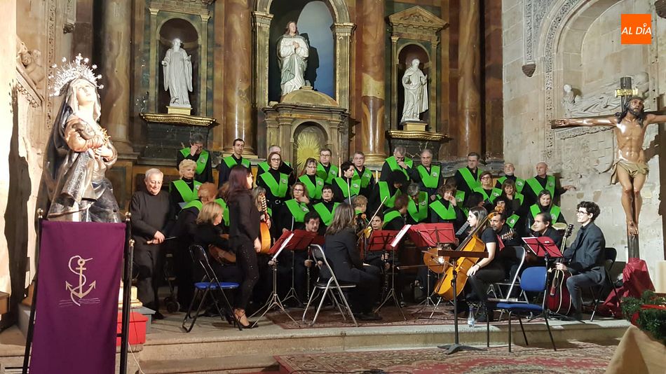 Foto 2 - El coro de San Benito pone música a la Navidad
