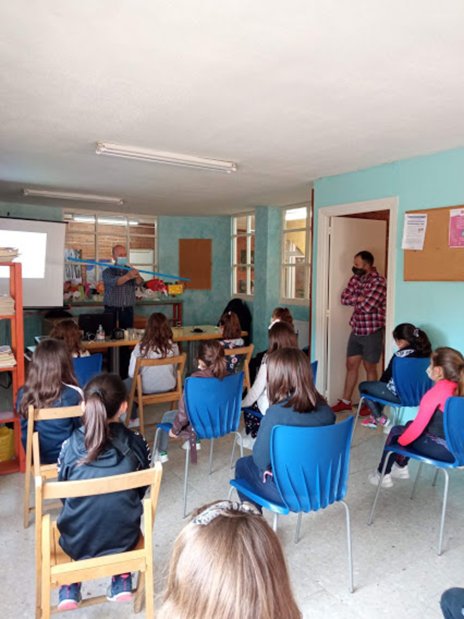 Foto 2 - Divertido y didáctico taller de ciencia para niños en Terradillos