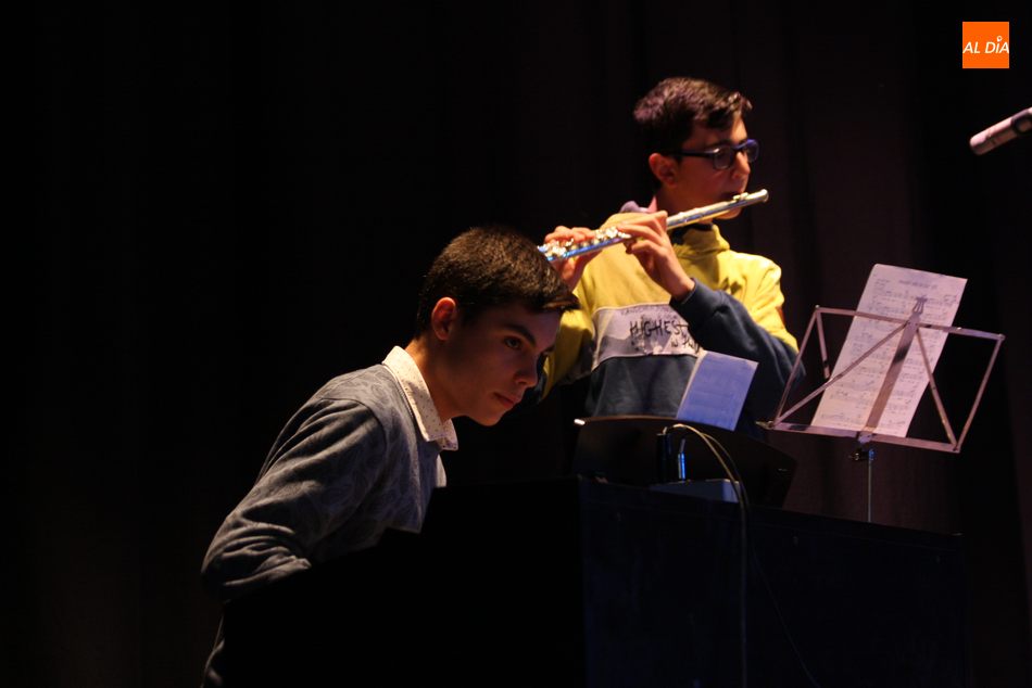 Foto 4 - Emotiva audición de Navidad de los alumnos de la Escuela Municipal de Música de Vitigudino  