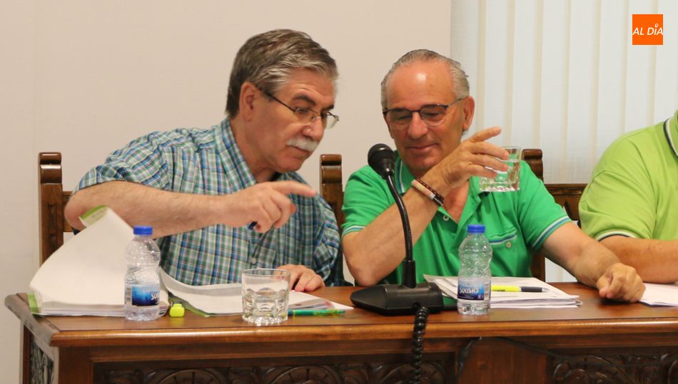 José María Herrero (i) viene mostrando desde principios de agosto sus diferencias con Pérez Blanco (d) / CORRAL