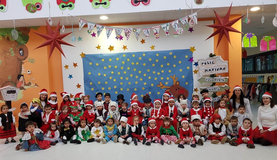 La Escuela Infantil celebra la llegada de la Navidad rozando su tope de alumnos  