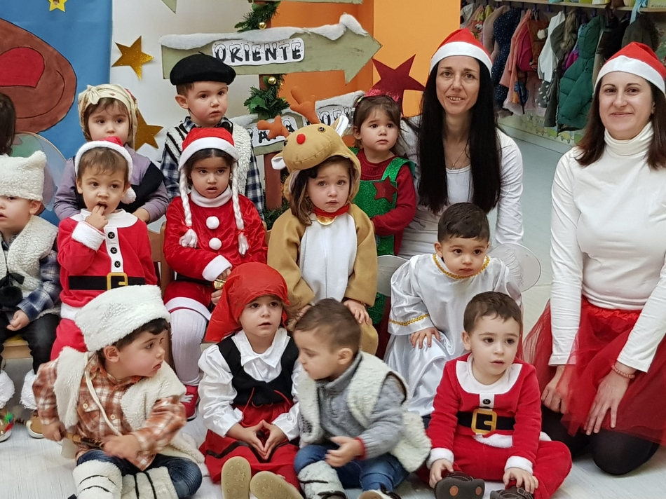 Foto 3 - La Escuela Infantil celebra la llegada de la Navidad rozando su tope de alumnos  
