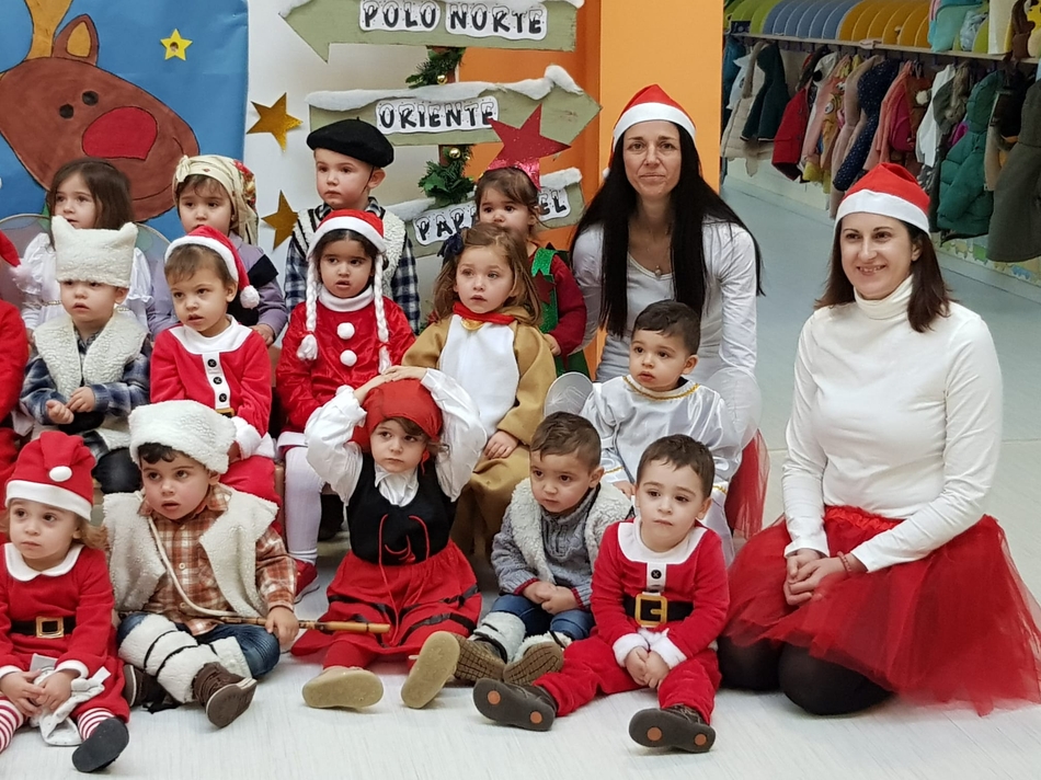 Foto 2 - La Escuela Infantil celebra la llegada de la Navidad rozando su tope de alumnos  