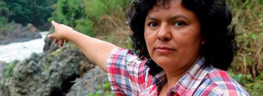 Berta Cáceres, defensora del medio ambiente, asesinada en 2016