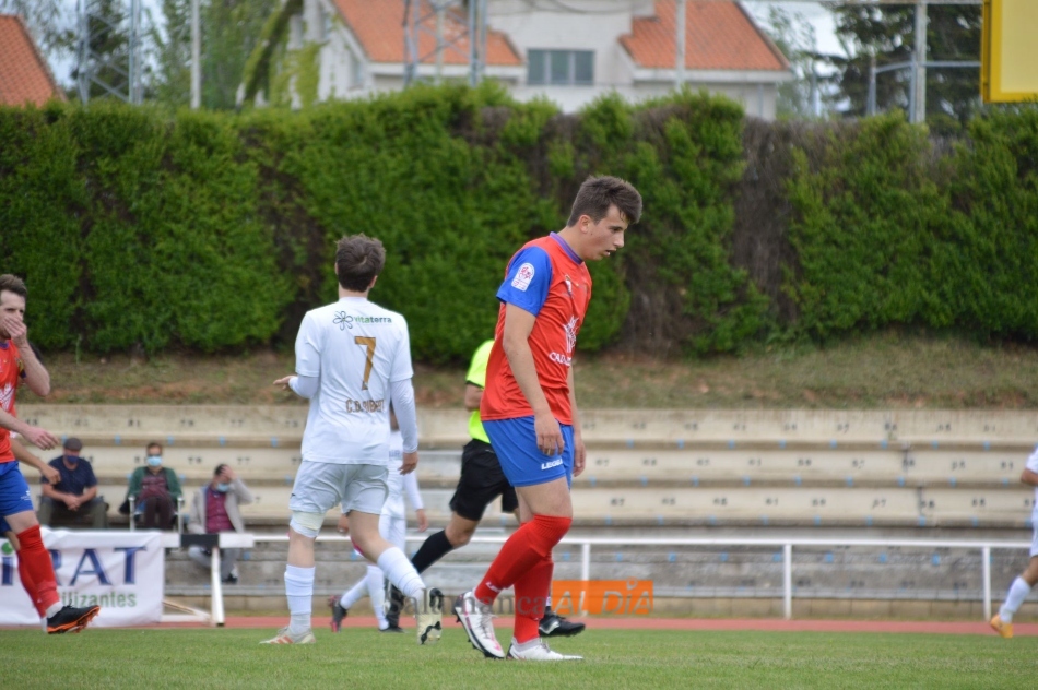 Foto 6 - Goleada del Ribert al Benavente para seguir al frente de la Regional (3-0)