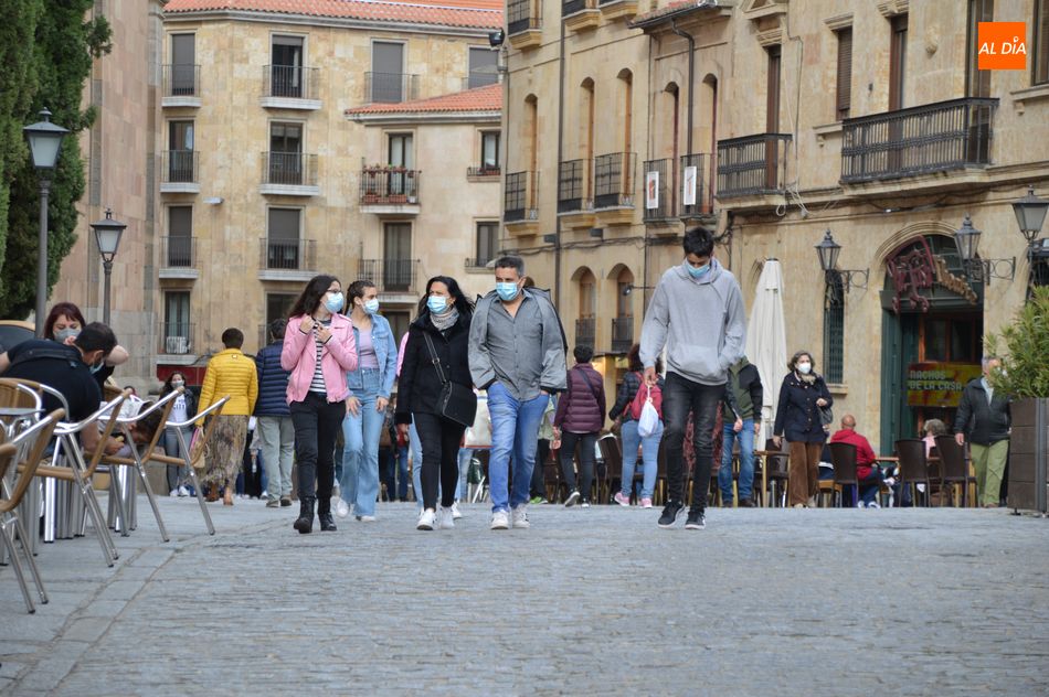 Foto 3 - Salamanca se llena por completo de visitantes y público con el buen tiempo