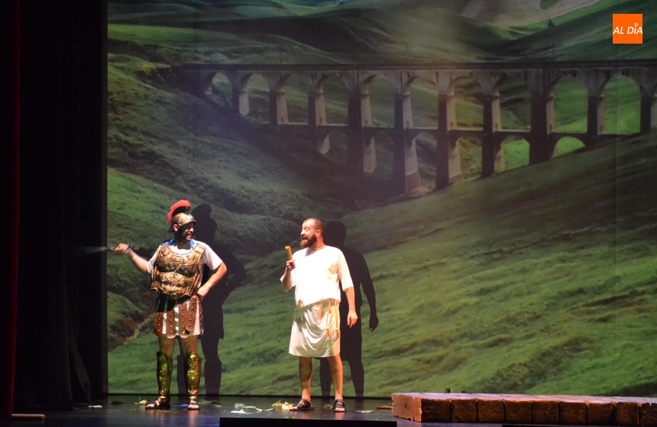 Foto 4 - Spasmo roza el lleno en el Teatro Nuevo con su divertido e ingenioso repaso por la historia del...
