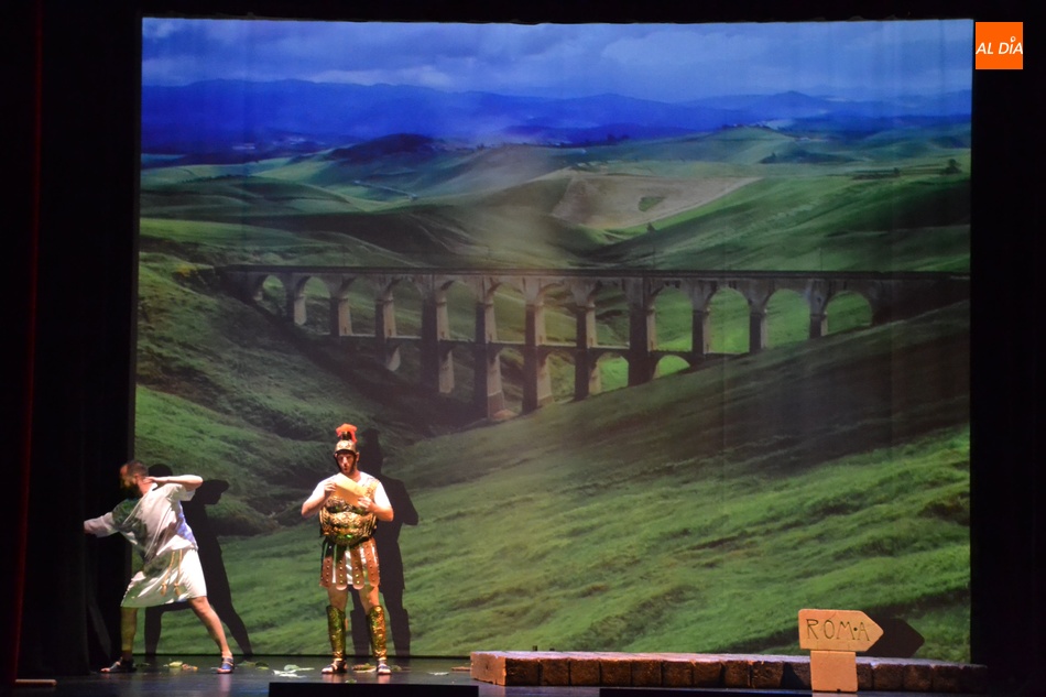 Foto 2 - Spasmo roza el lleno en el Teatro Nuevo con su divertido e ingenioso repaso por la historia del...