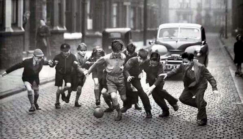 Para fútbol sencillo cuando lo jugábamos en la calle sin reglamentos