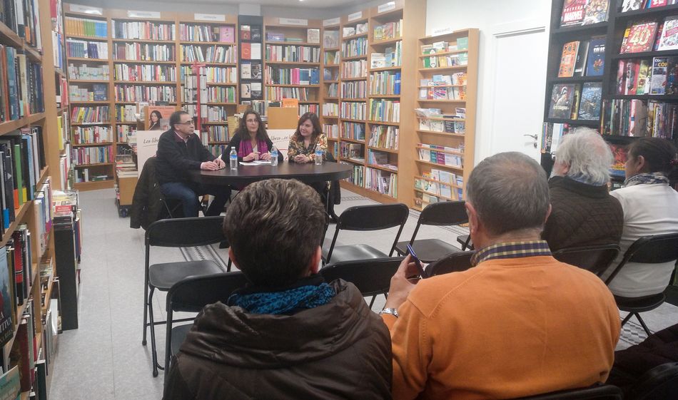 Presentación de la obra de Ubaldo Casanova en la librería Víctor Jara