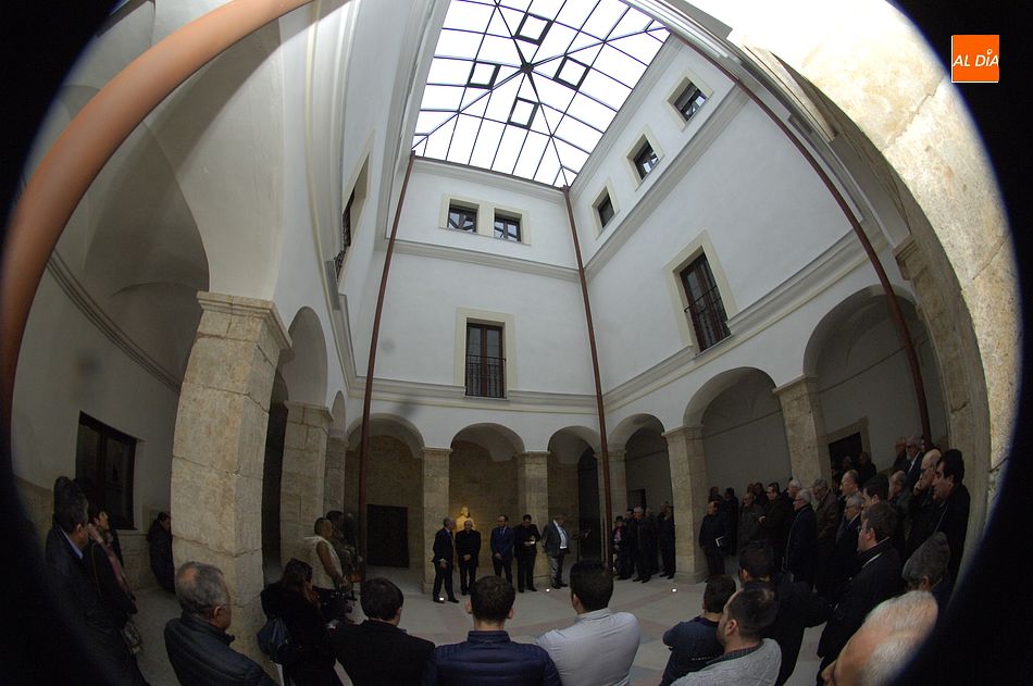 Foto 2 - El Seminario festeja sus 250 años de vida inaugurando su nueva imagen interior  