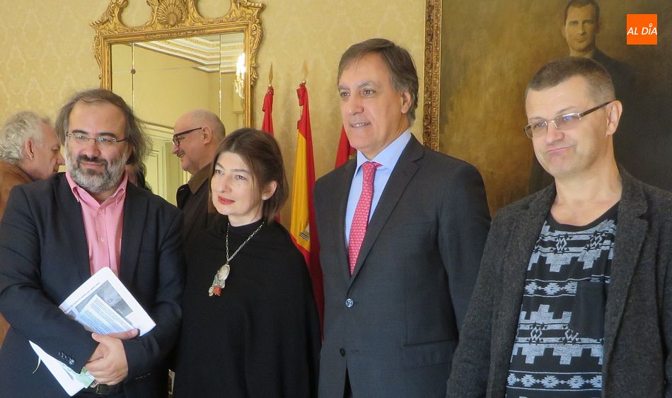 Alencart, Derkac y Salat con el alcalde de Salamanca, Carlos García Carbayo. Foto: Jacqueline Alencart