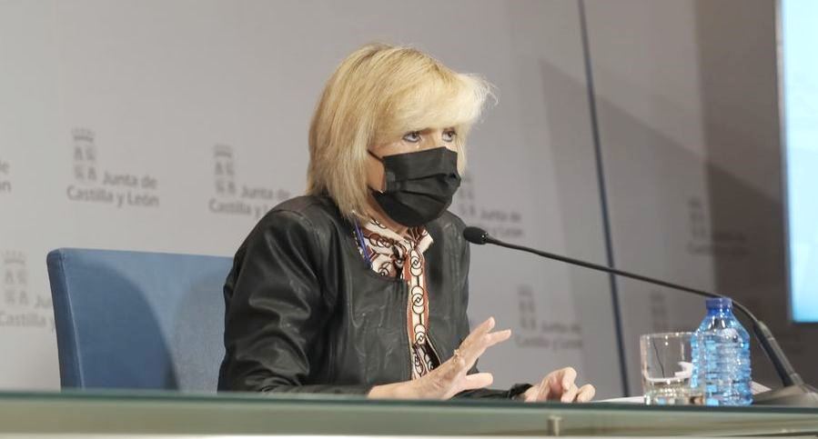 La consejera de Sanidad, Verónica Casado, comparecen en rueda de prensa posterior al Consejo de Gobierno