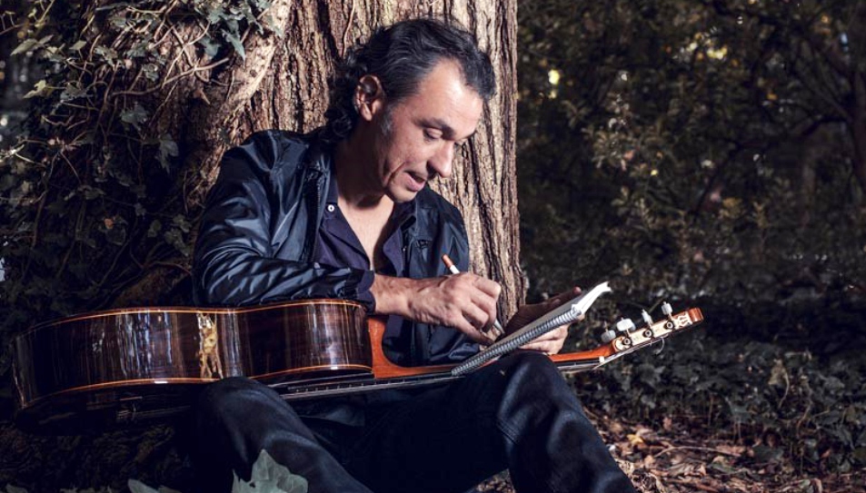 José Luis Encinas vuelve con un nuevo disco en el que la guitarra española crea paisajes musicales de enorme fuerza y poesía