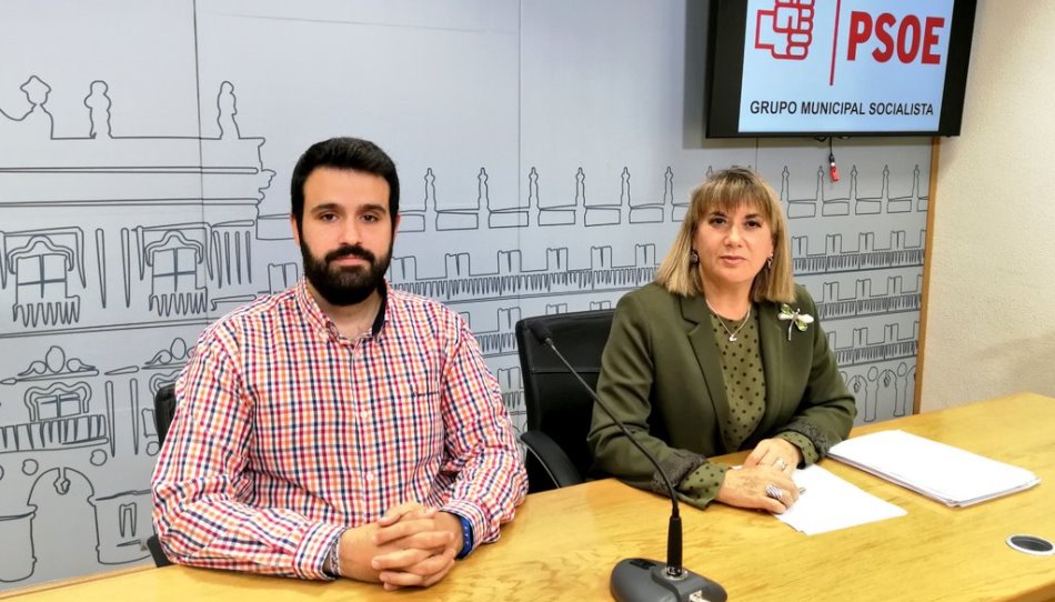 Álvaro Antolín y María García, concejales del Grupo Municipal Socialista en el Ayuntamiento de Salamanca
