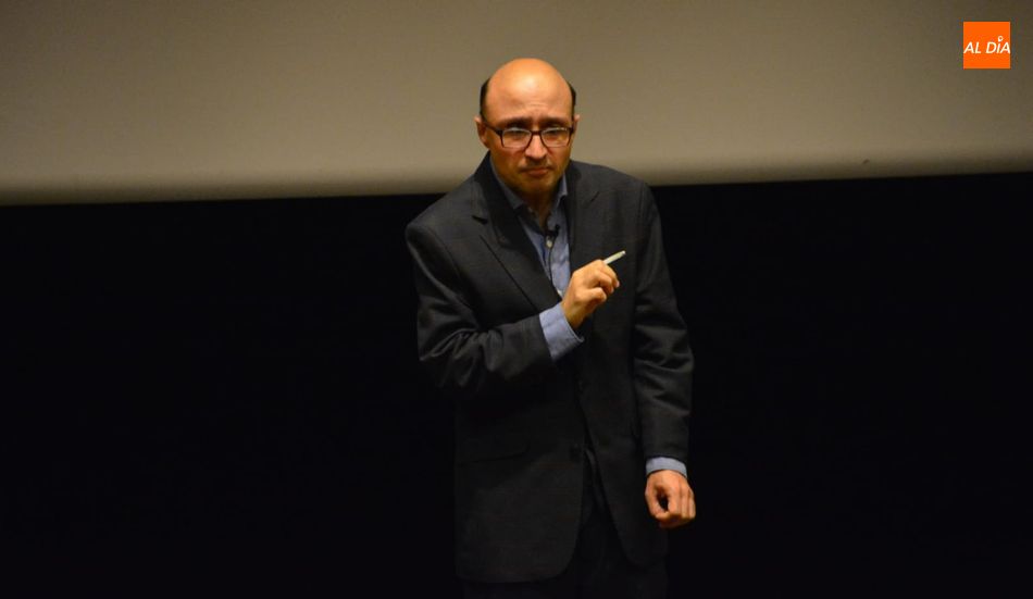 El actor Jesús Vidal, durante la conferencia ofrecida en Salamanca. Foto: Lydia González