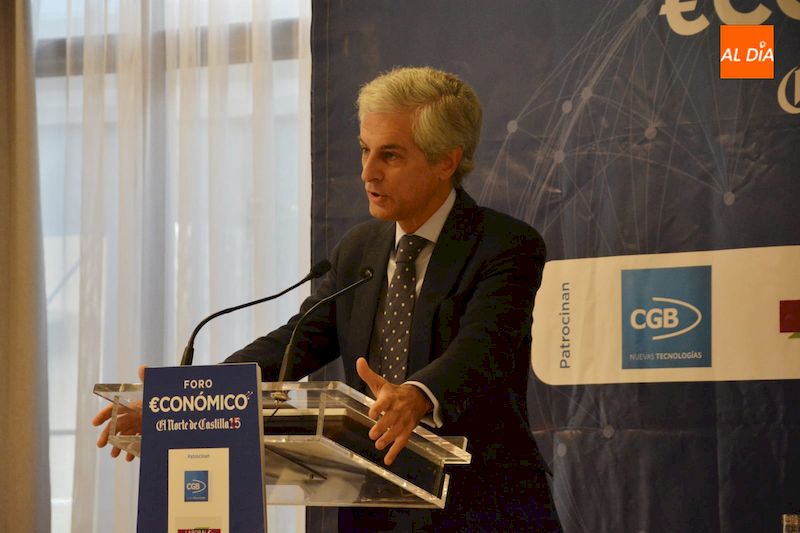 Adolfo Suárez Illana en el Foro Económico organizado por El Norte de Castilla / Lydia González