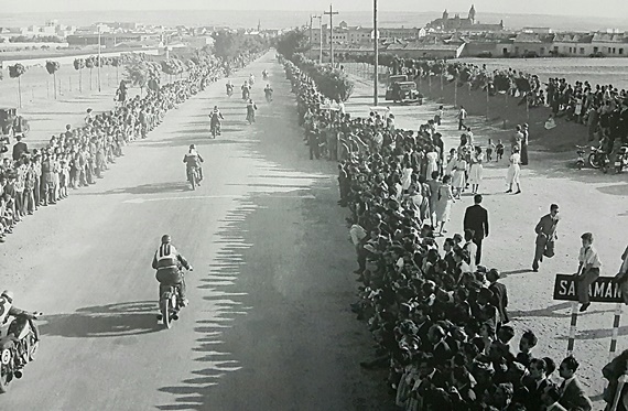 El espectáculo del motociclismo en Salamanca a mediados del XX