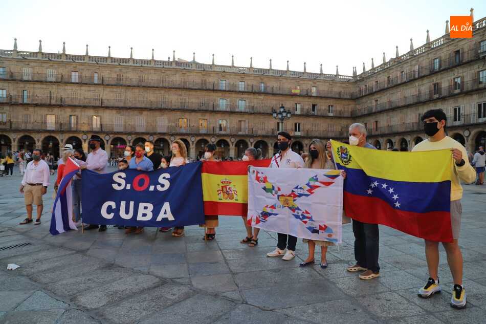 Foto 6 - Residentes cubanos en Salamanca salen de nuevo a calle para visibilizar la situación de su país  