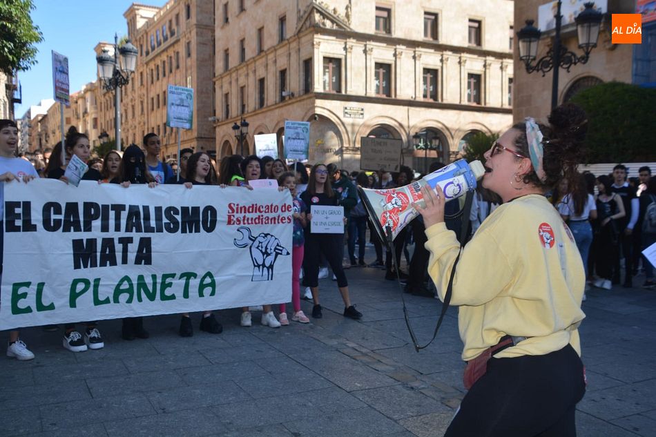 Cientos de estudiantes salmantinos se manifiestan contra el cambio clim&aacute;tico
