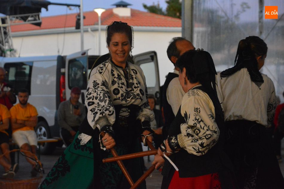 Foto 5 - Bailes charros para amenizar la segunda jornada festiva de Santiz