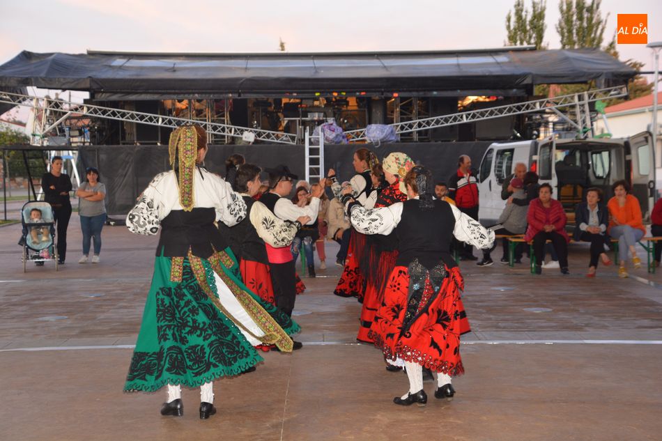 Foto 4 - Bailes charros para amenizar la segunda jornada festiva de Santiz