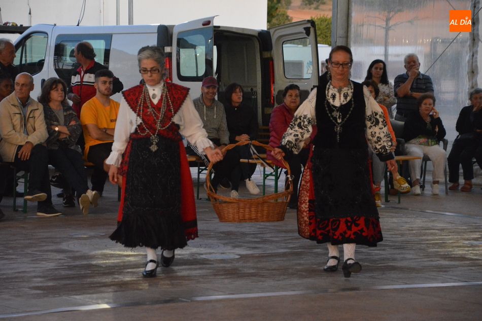 Foto 2 - Bailes charros para amenizar la segunda jornada festiva de Santiz