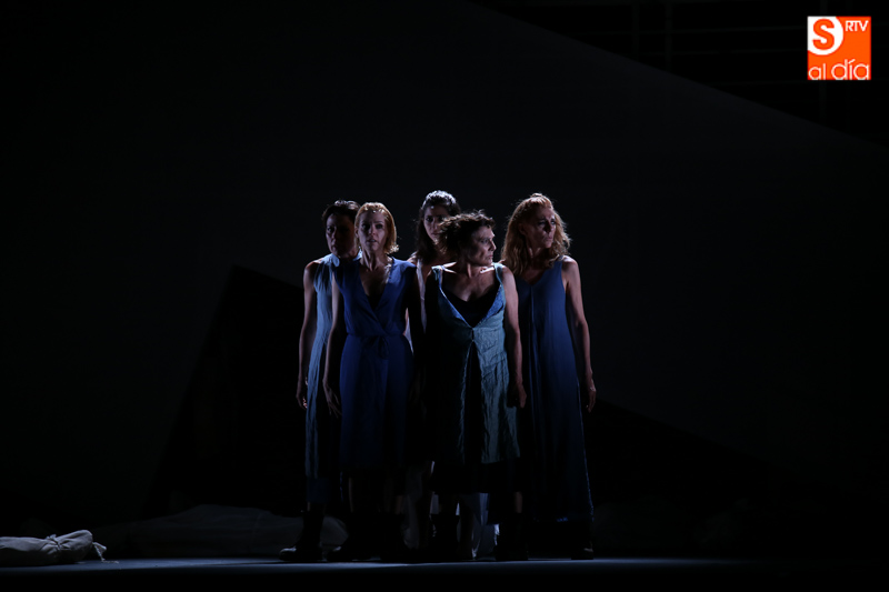 Foto 3 - Aitana Sánchez Gijón y Ernesto Alterio iluminan con su interpretación la obra ‘Troyanas’  