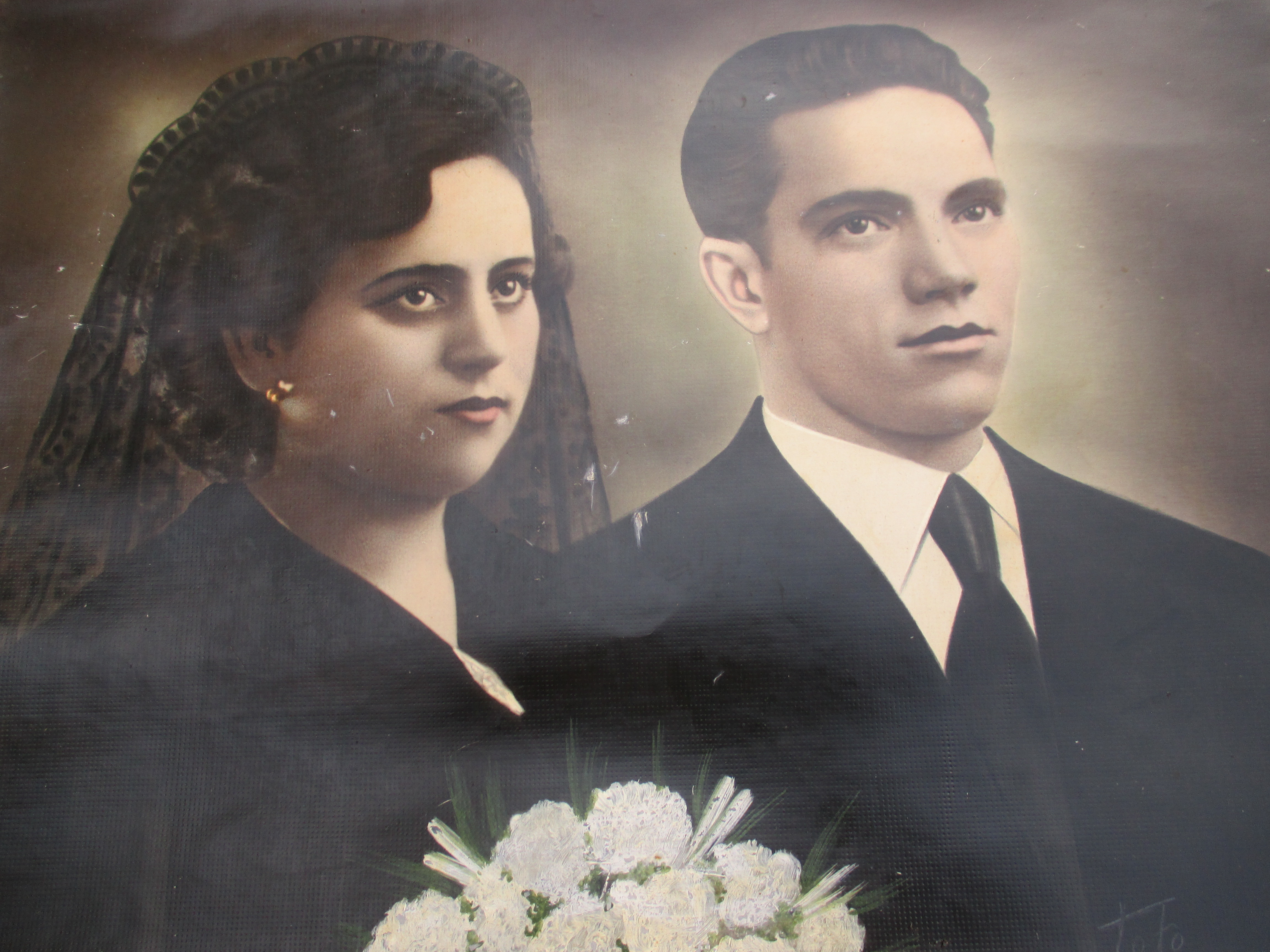 Anastasio Mateos Ovejero con su esposa Julia Cabezas Calvo, en su boda, el 23 de junio de 1955