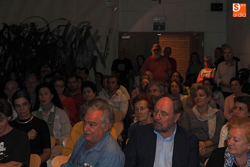 Foto 3 - Interés del público salmantino por la conferencia de José Muñoz sobre El Bosque  