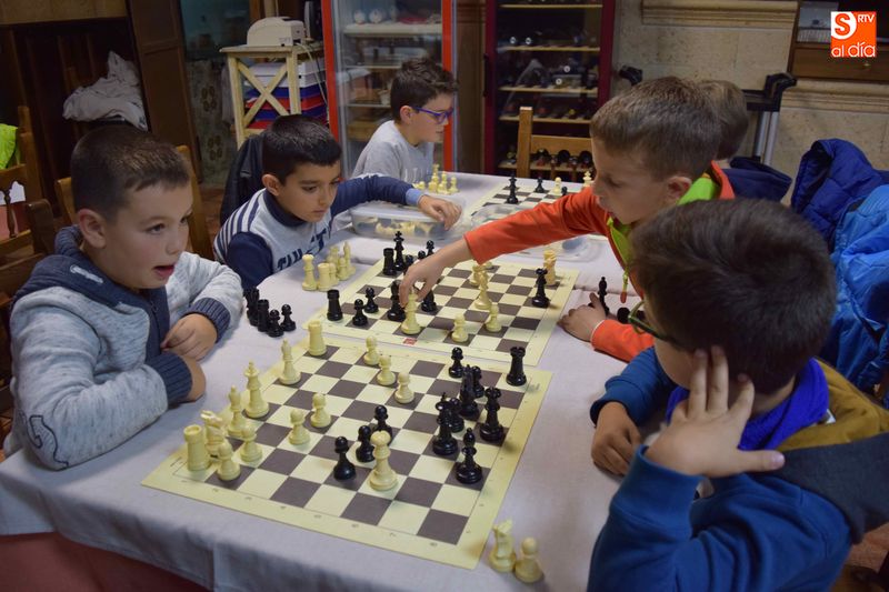 El ajedrez ha creado afición entre los albenses más pequeños