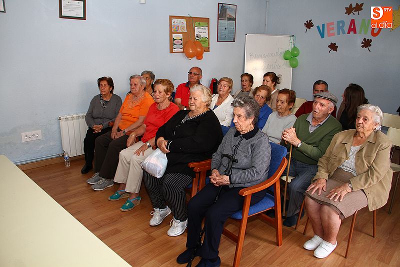 Foto 3 - El centro de terapias de Linares de Riofrío celebra el Día Mundial del Alzheimer