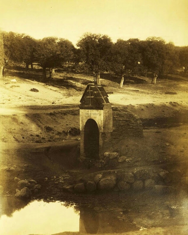 Foto 4 - La fuente de Santa Teresa entre la finca de  Los Perales y Alba