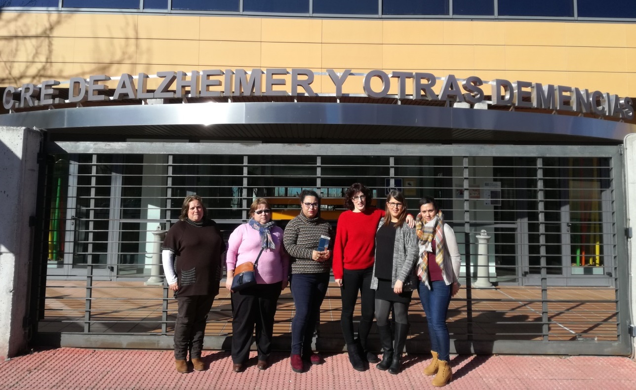 Los alumnos del programa Alto &Aacute;gueda Sociosanitaria II visitan el CRE Alzheimer  