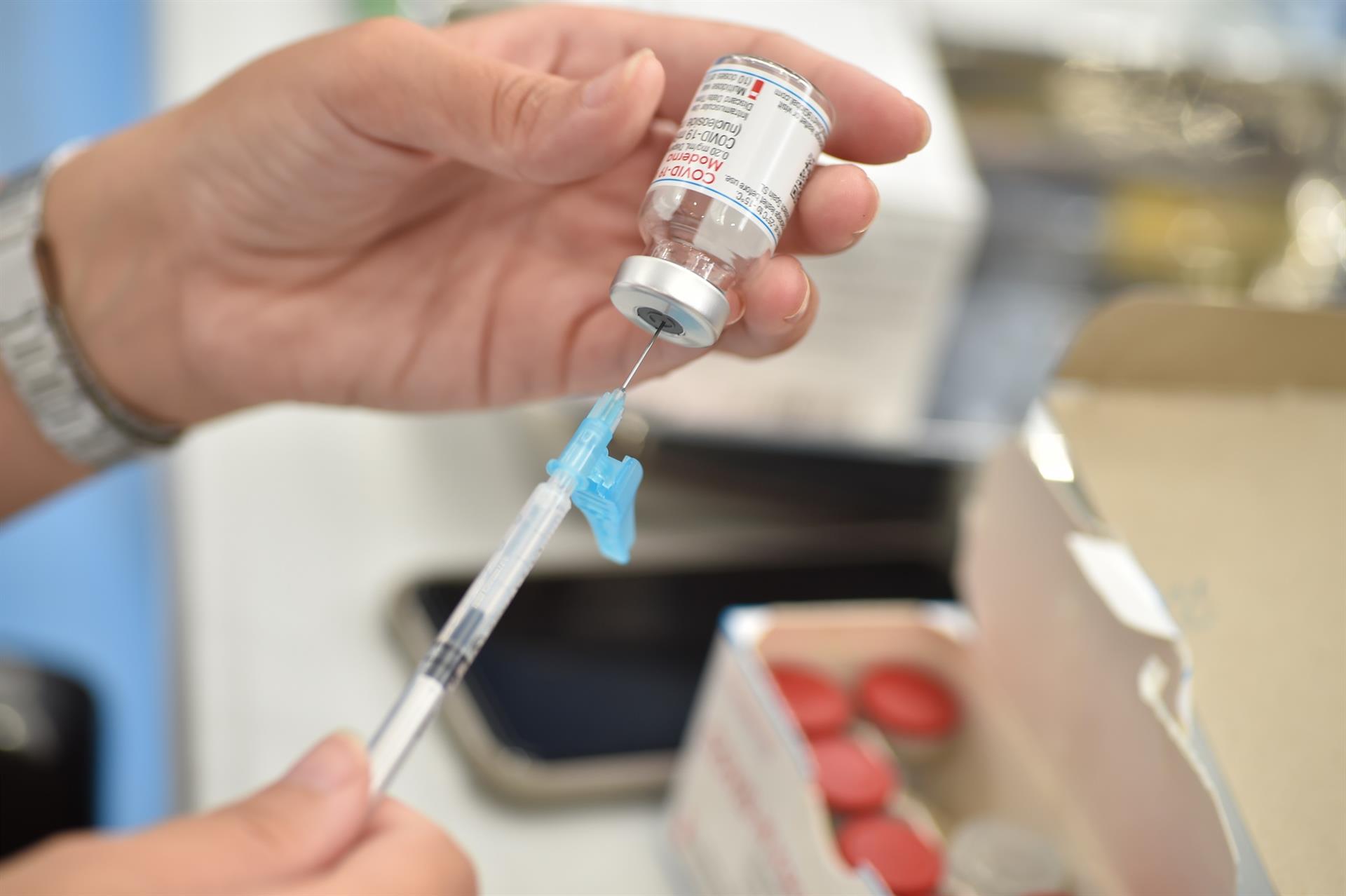 Dosis de la vacuna de Moderna. Foto