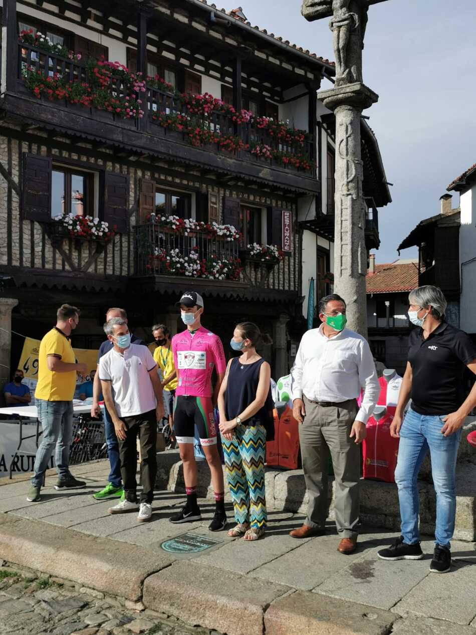 Foto 4 - La Alberca recibe a la ?serpiente multicolor? de la Vuelta Ciclista a Salamanca en su etapa reina