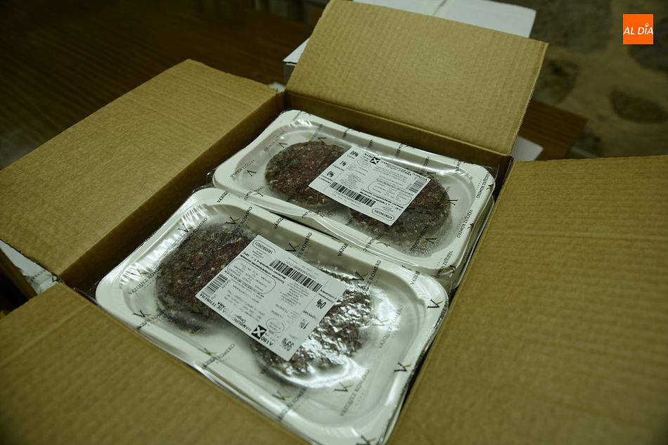 Foto 3 - Las Conferencias de San Vicente de Paul reciben 140 hamburguesas donadas por una empresa cárnica de Moronta