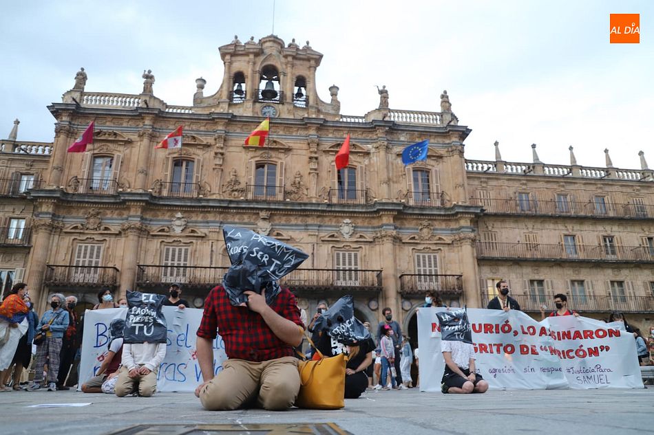 Foto 4 - El colectivo LGTB+ clama en Salamanca: ?No vamos a tolerar más odio hacia nosotros?