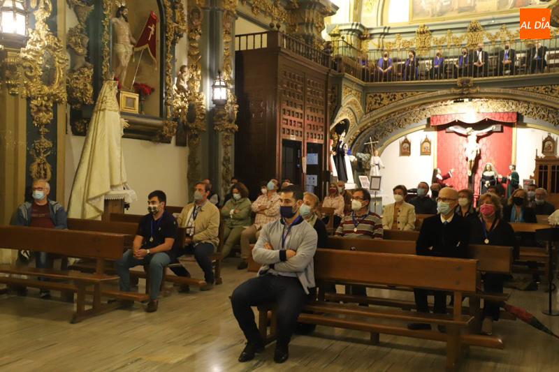 Foto 4 - Numerosos fieles participan en la XVI Exaltación de la Cruz