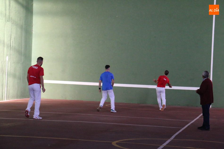 Foto 2 - Gran partido de pelota a mano en Cabeza del Caballo en el que se enfrentaban Arai y Kantxo contra Riol y Pérez