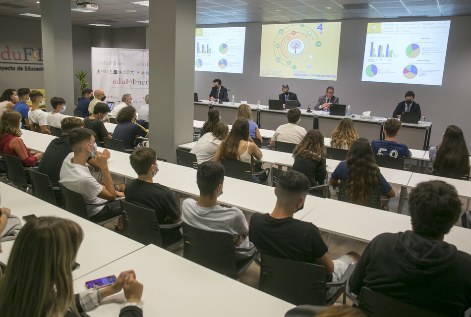 Acto en el Centro Unicaja de Educación Financiera de Málaga