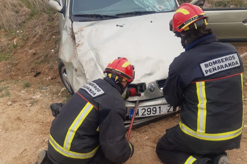 Bomberos, sanitarios y Guardia Civil participaban en el operativo del accidente ocurrido en Villoria