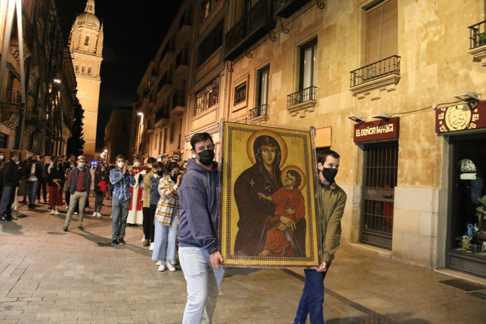 Los jóvenes participaron en la vigilia nocturna - Diócesis de Salamanca