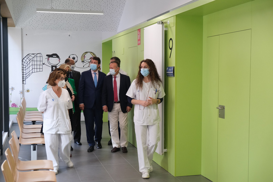 Foto 3 - Mañueco inaugura el nuevo centro de salud de Calzada de Valdunciel e insiste en un ?pacto global para reforzar la sanidad? 