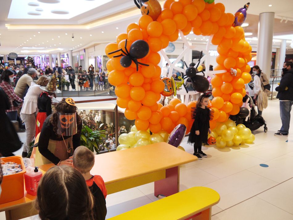 Foto 5 - La Fiesta de Halloween atrae a numeroso público al CC El Tormes