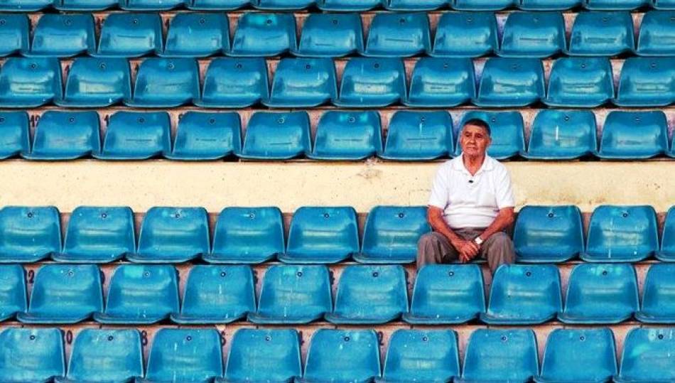 Ángel Huerta, en las gradas de un vacío Estadio Helmántico