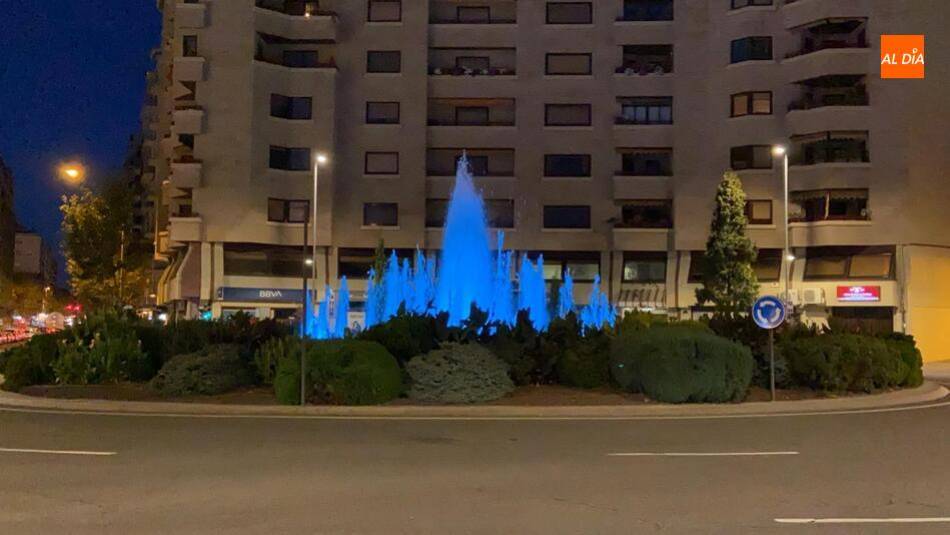 La Fuente de la Puerta de Zamora se iluminará de azul hoy - Archivo