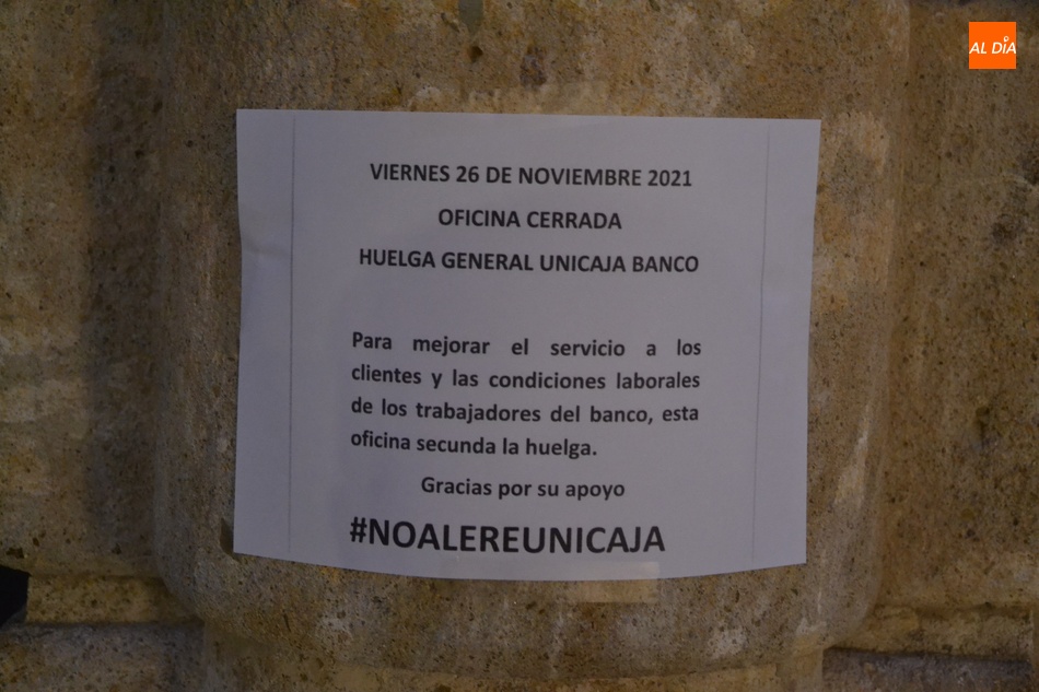 Foto 2 - Advierten de que este viernes permanecerán cerradas las oficinas de Unicaja en Ciudad Rodrigo